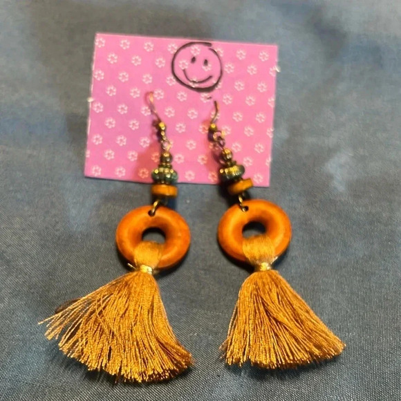 NWT boho dangle earrings - Picture 1 of 4
